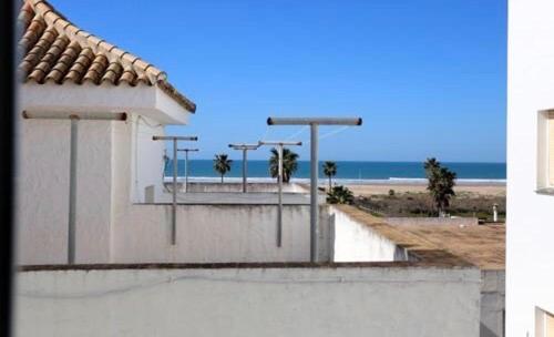 Conil A Pie De Playa Con Amplias Vistas Al Mar Apartamento Conil De La Frontera Exterior foto
